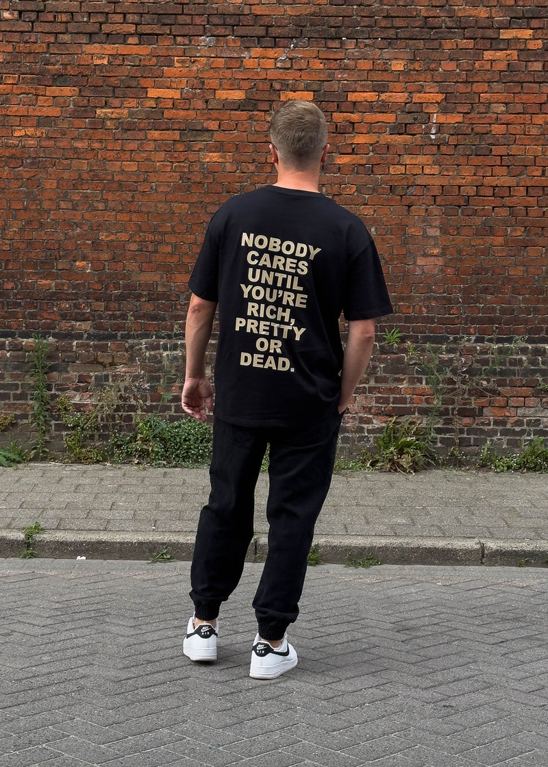 NOBODY CARES. T-SHIRT BLACK