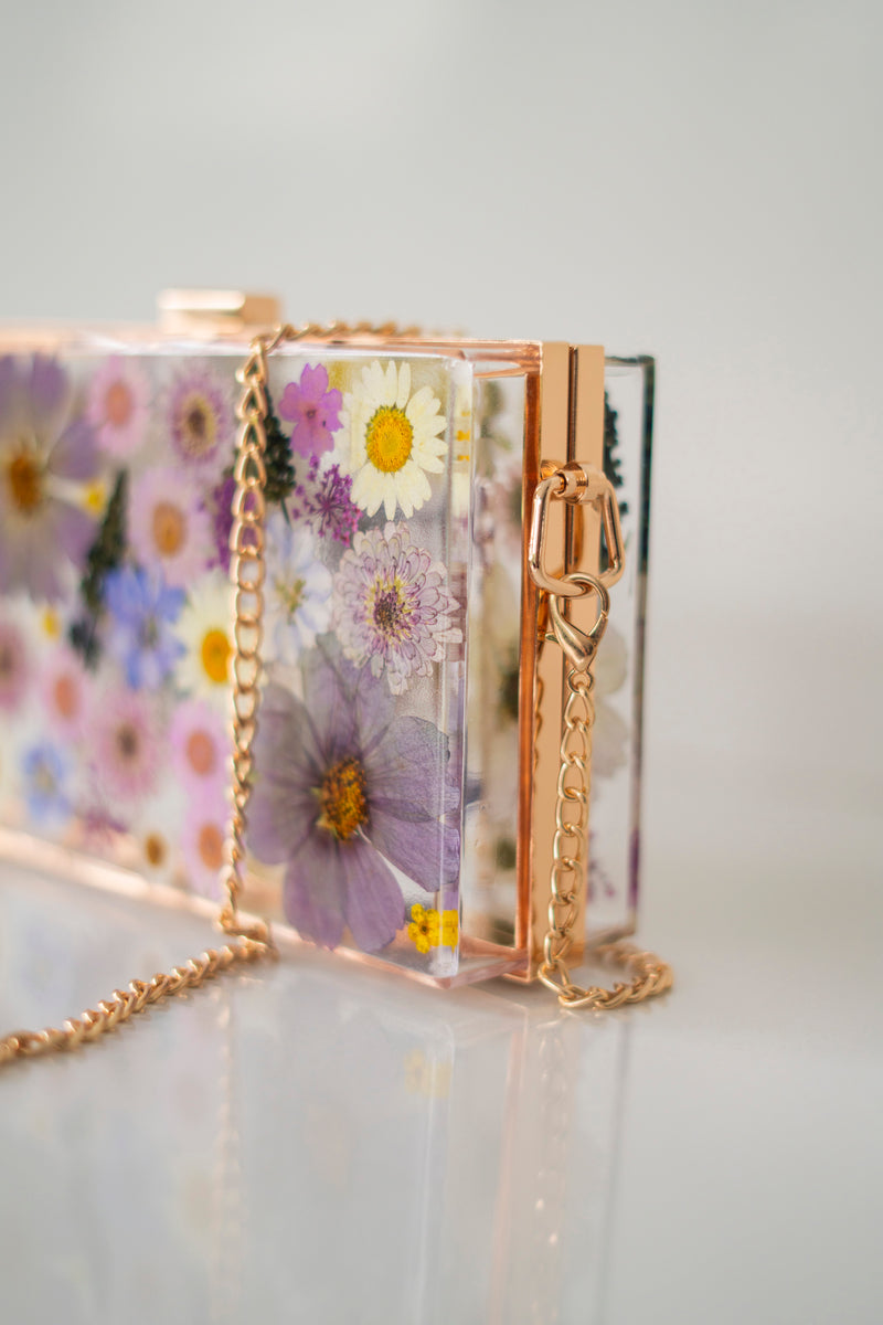 PURPLE/WHITE FLORAL CLUTCH