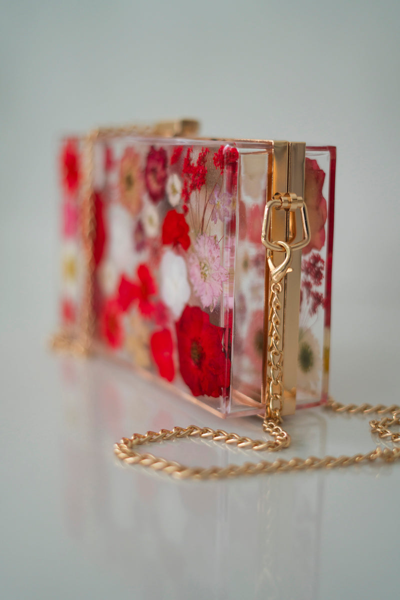 RED/WHITE FLORAL CLUTCH