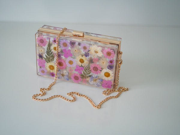 PURPLE/WHITE FLORAL CLUTCH