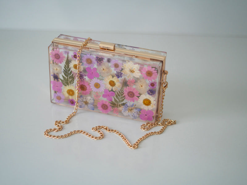 PURPLE/WHITE FLORAL CLUTCH