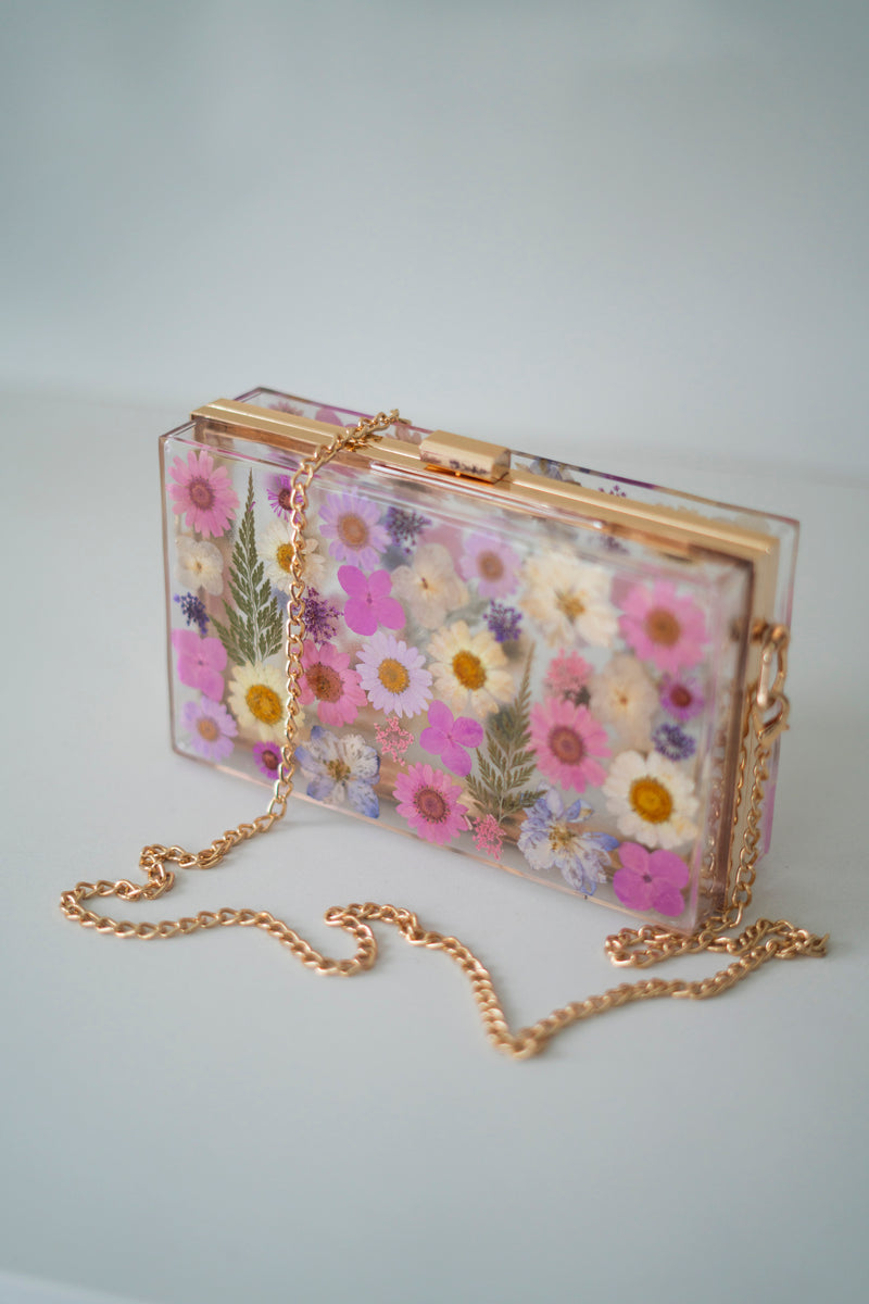 PURPLE/WHITE FLORAL CLUTCH