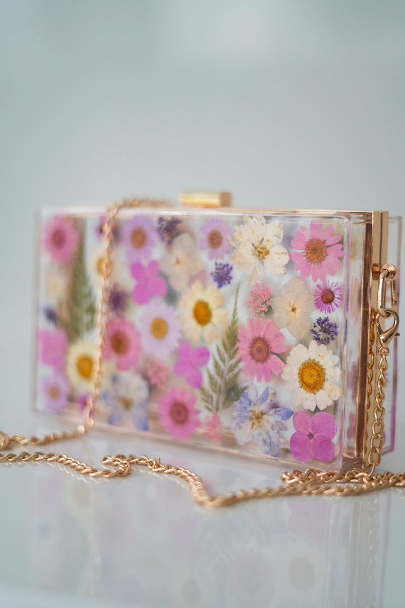 PURPLE/WHITE FLORAL CLUTCH