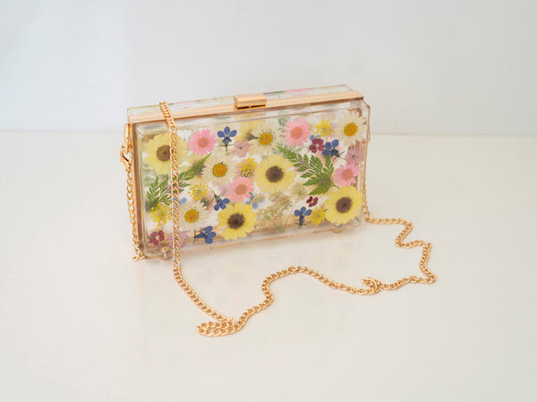 SPRING FLORAL CLUTCH