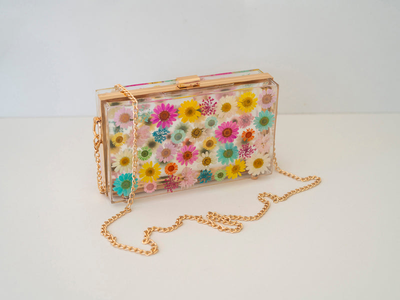 PASTEL FLORAL CLUTCH