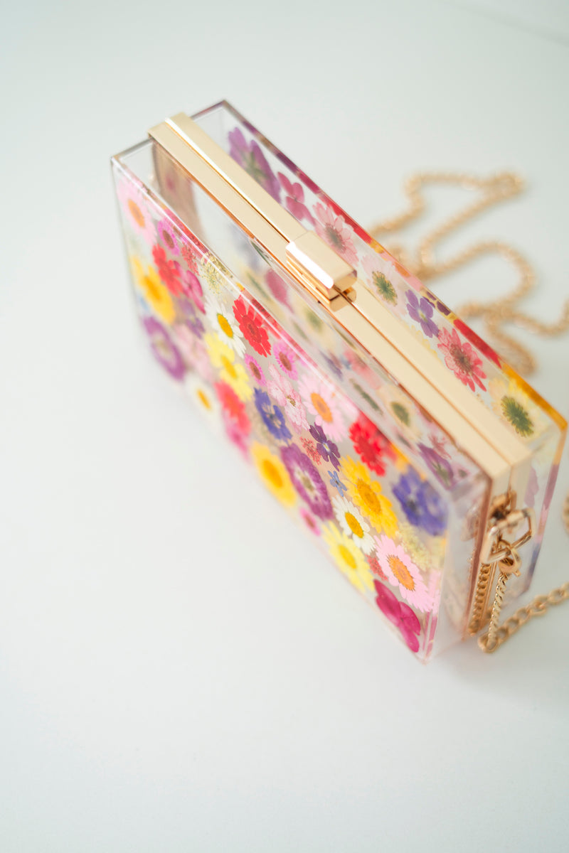 MULTICOLOR FLORAL CLUTCH