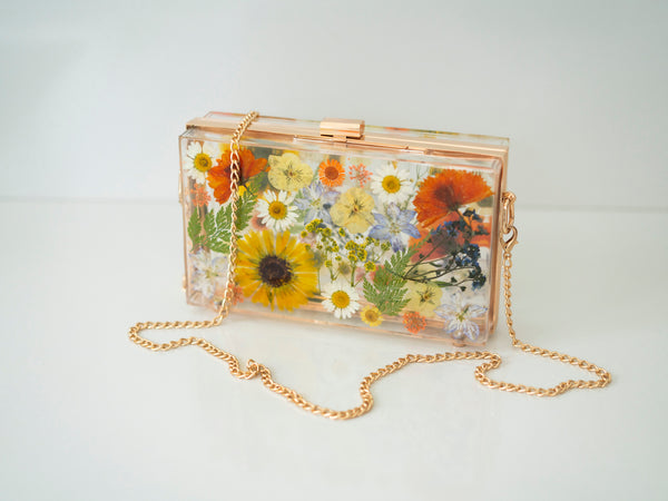 THE ELEGANCE CLUTCH