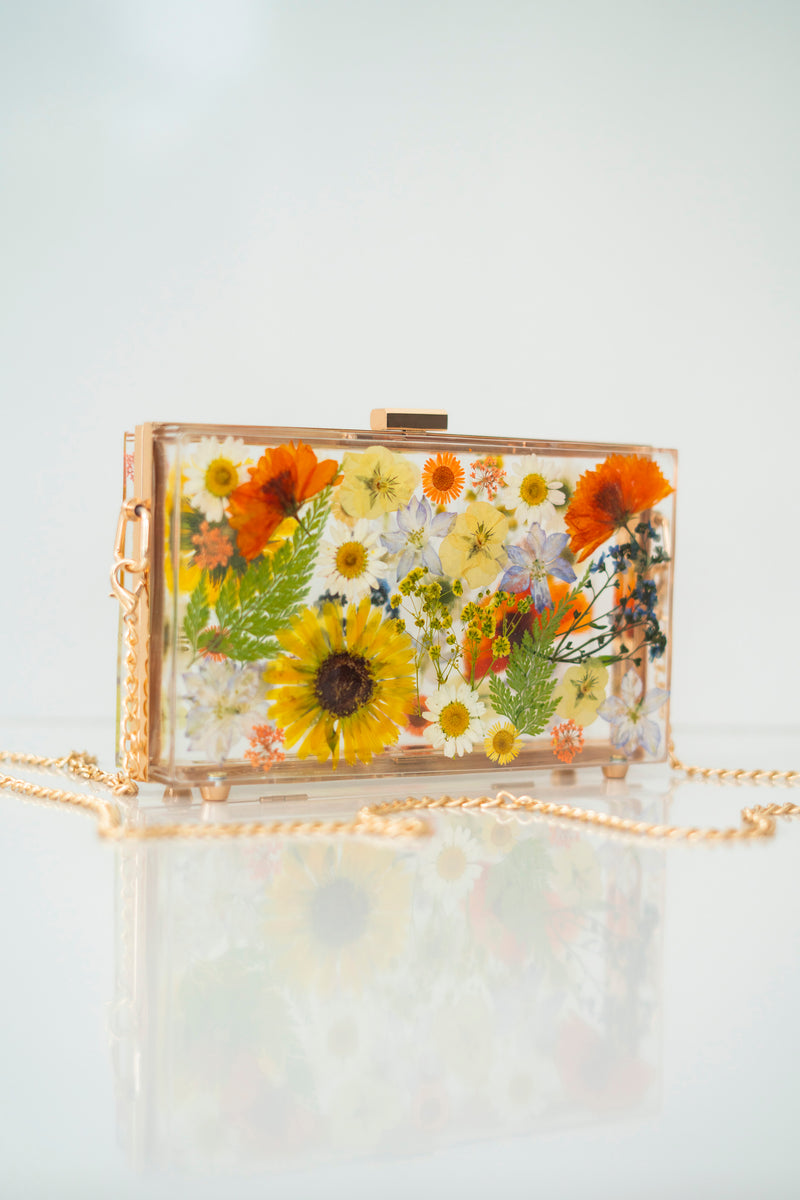 THE ELEGANCE CLUTCH
