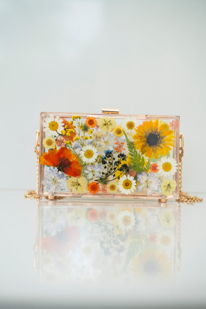 THE ELEGANCE CLUTCH