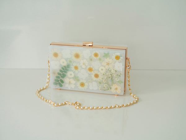 WHITE FLORAL CLUTCH