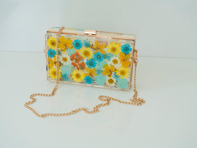 SUMMER FLORAL CLUTCH