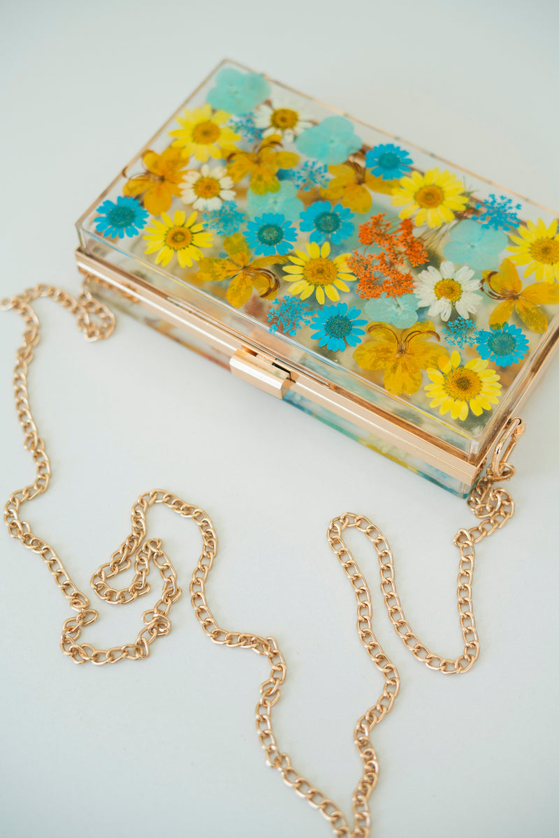 SUMMER FLORAL CLUTCH