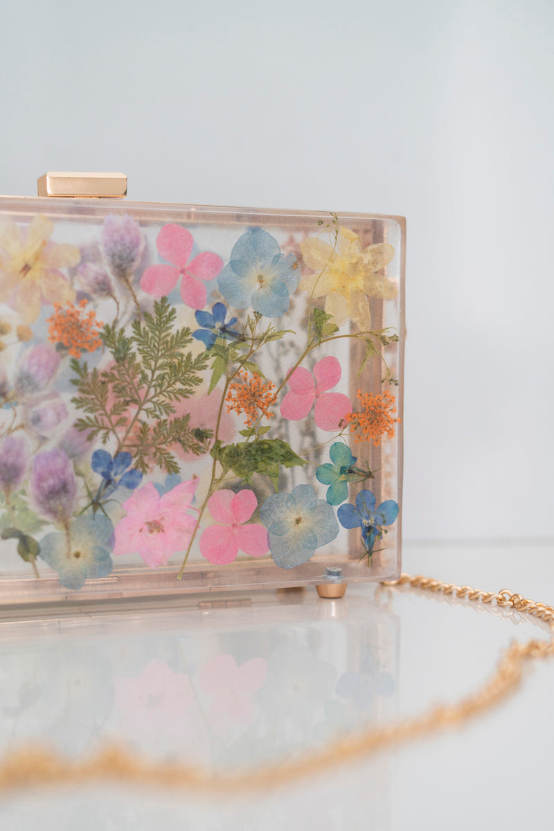 WILD FLORAL CLUTCH