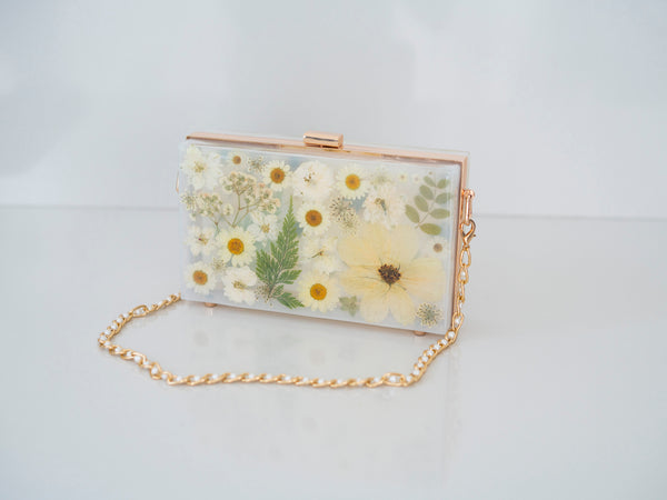 WHITE FLORAL CLUTCH
