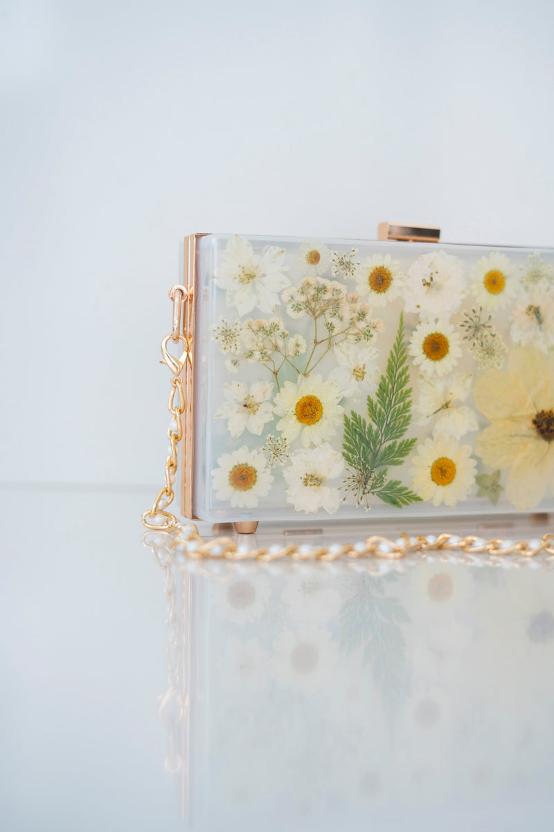 WHITE FLORAL CLUTCH