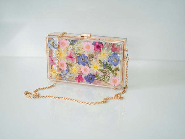 PASTEL LOVE FLORAL CLUTCH