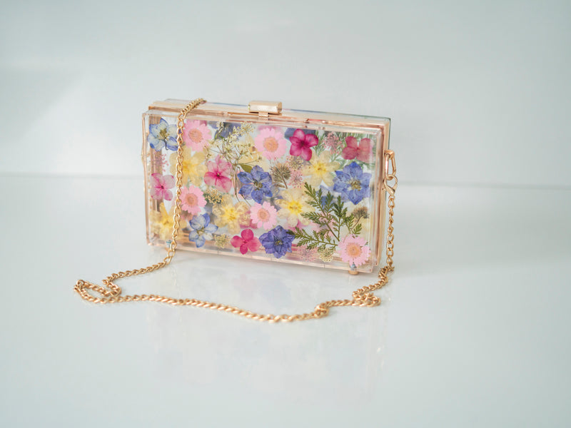 PASTEL LOVE FLORAL CLUTCH