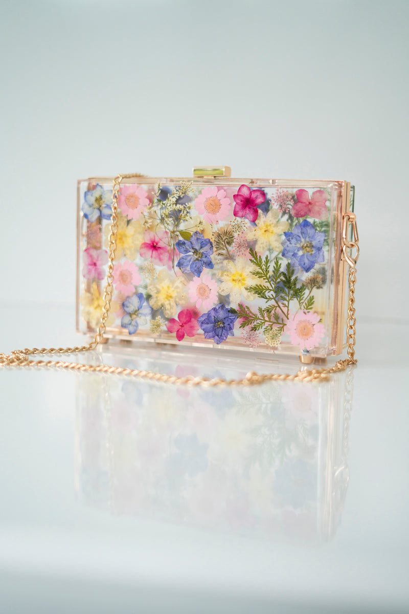 PASTEL LOVE FLORAL CLUTCH