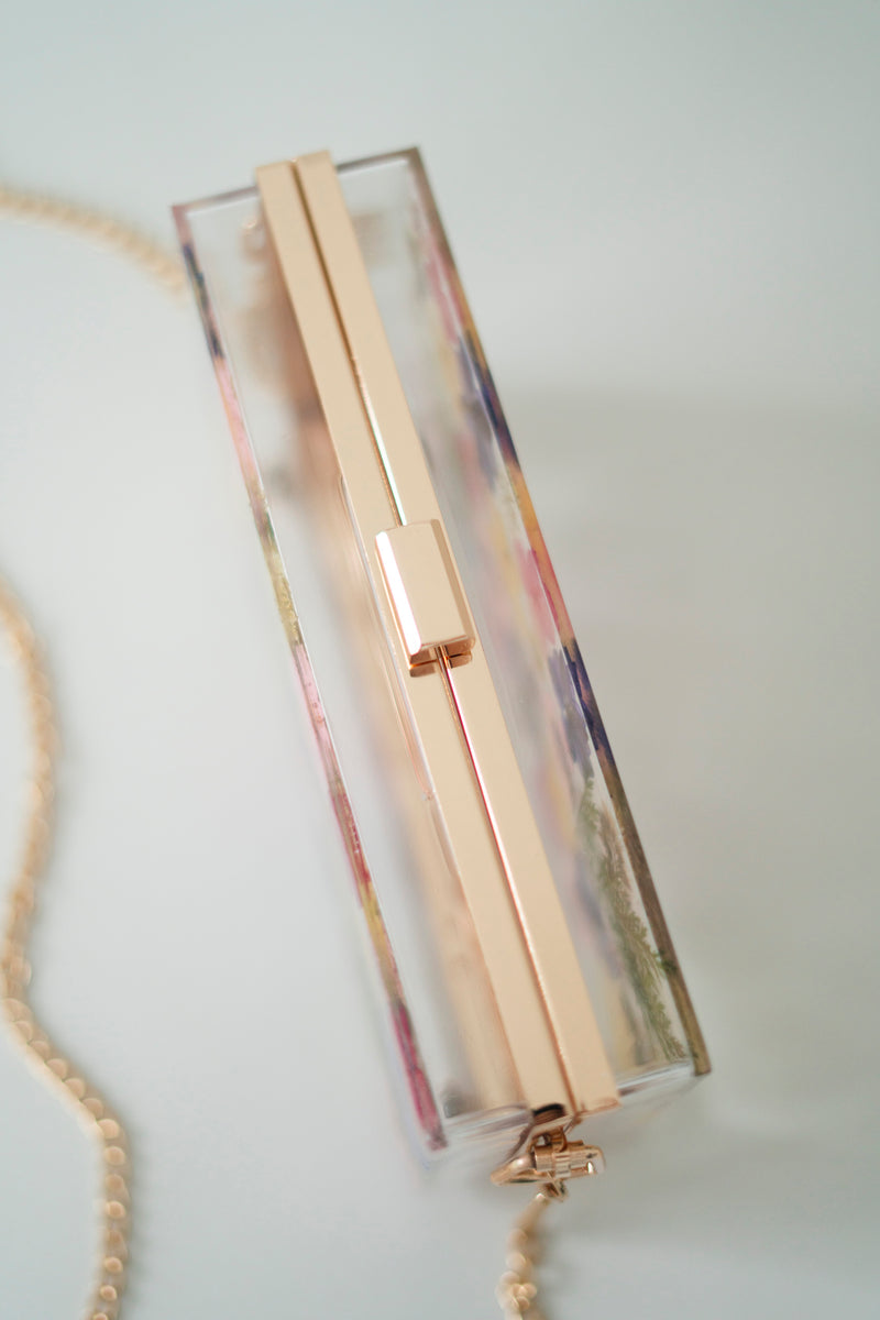 PASTEL LOVE FLORAL CLUTCH