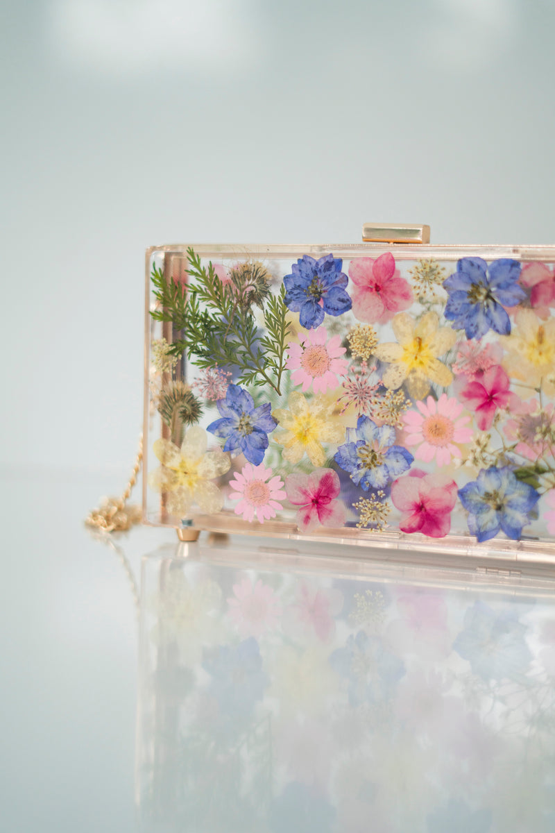 PASTEL LOVE FLORAL CLUTCH