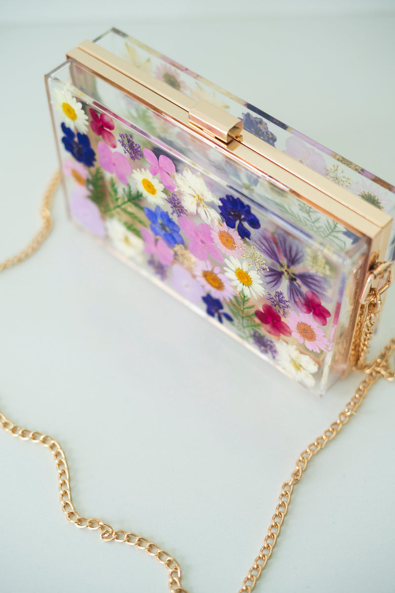 PURPLE/WHITE FLORAL CLUTCH