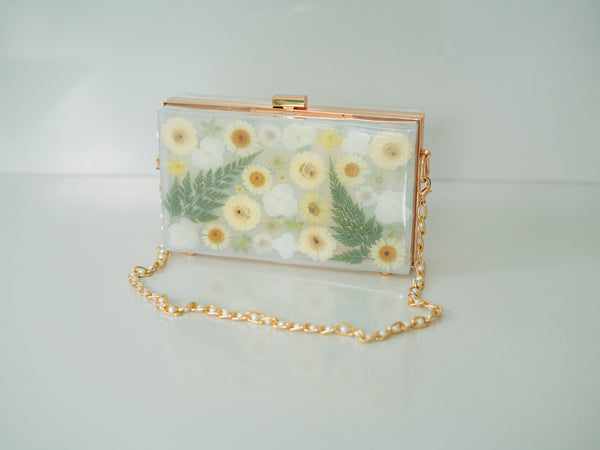WHITE FLORAL CLUTCH