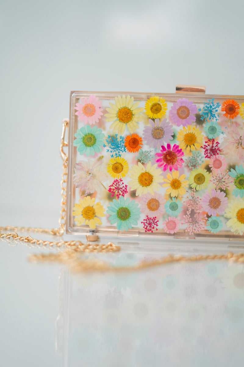 PASTEL FLORAL CLUTCH