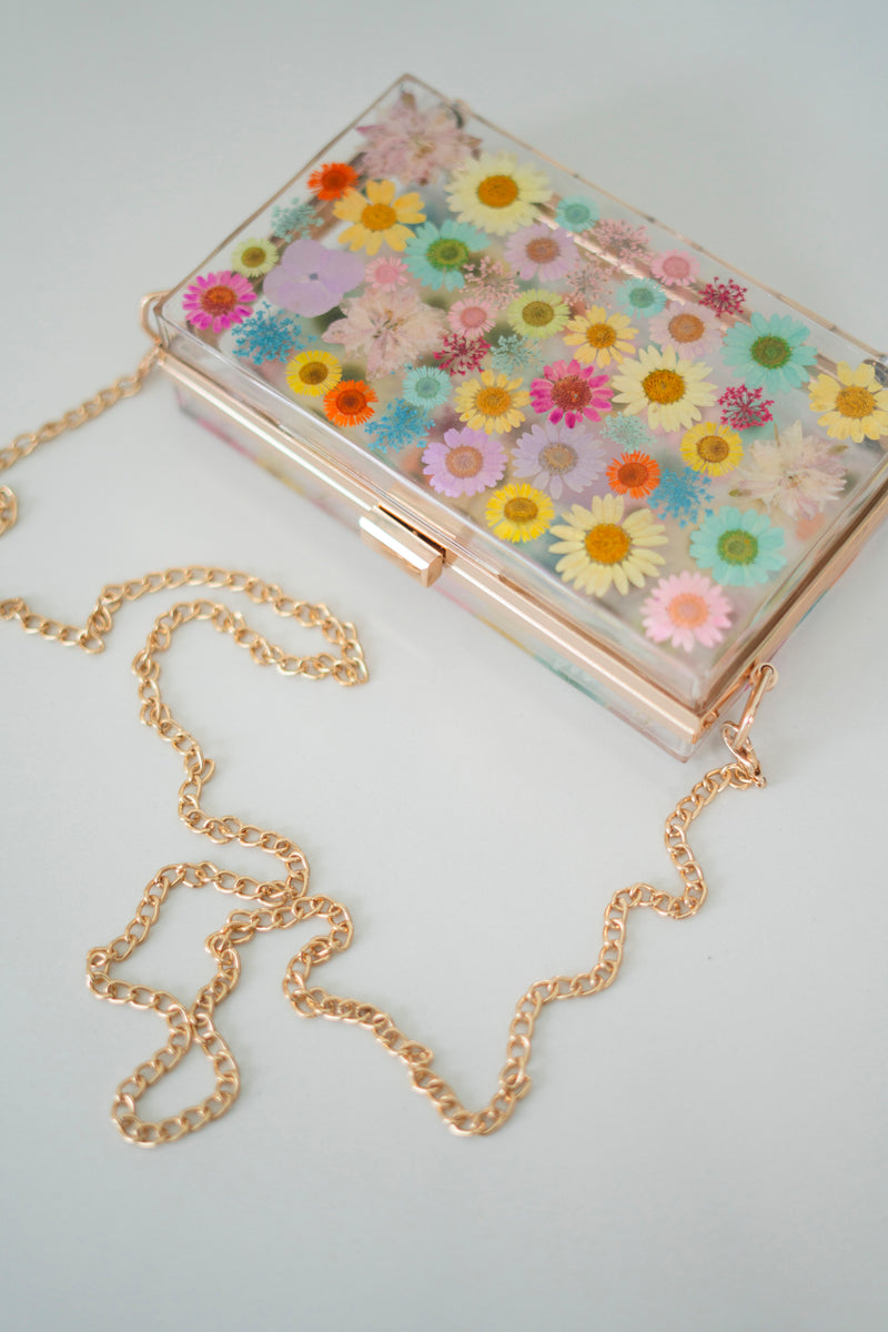 PASTEL FLORAL CLUTCH