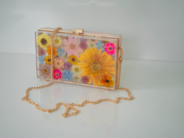 MIRACLE GARDEN FLORAL CLUTCH