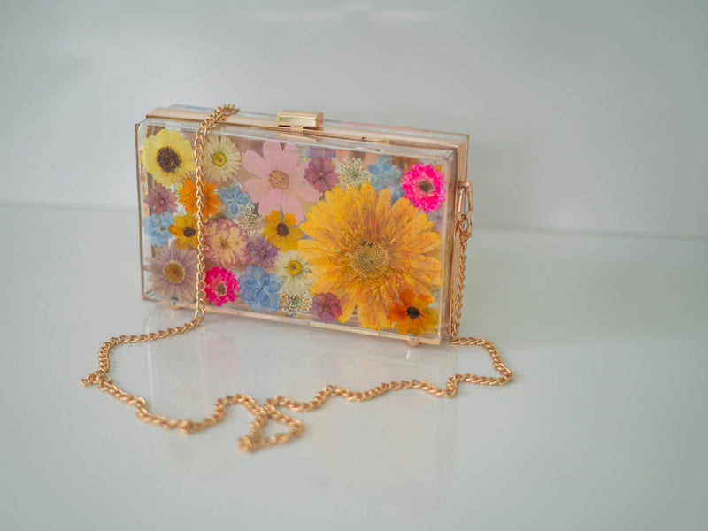 MIRACLE GARDEN FLORAL CLUTCH