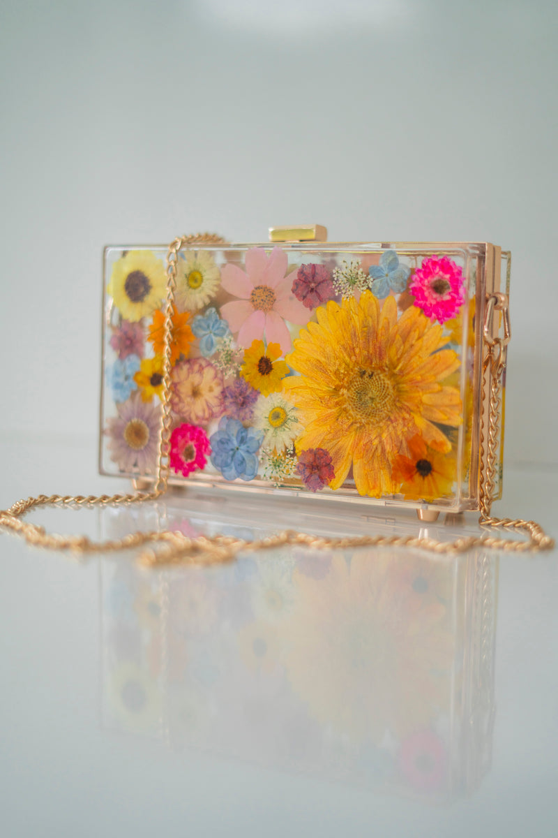 MIRACLE GARDEN FLORAL CLUTCH
