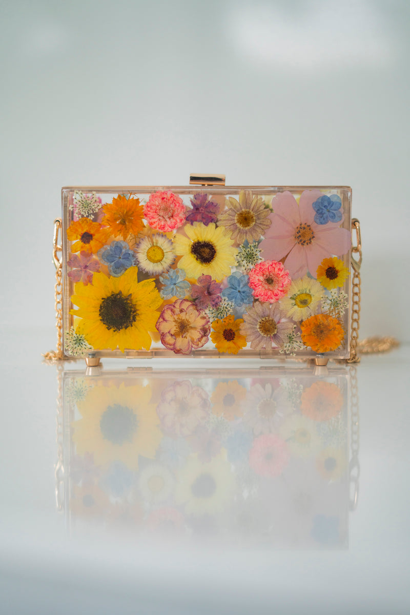 MIRACLE GARDEN FLORAL CLUTCH