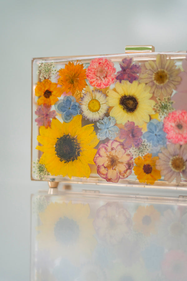 MIRACLE GARDEN FLORAL CLUTCH