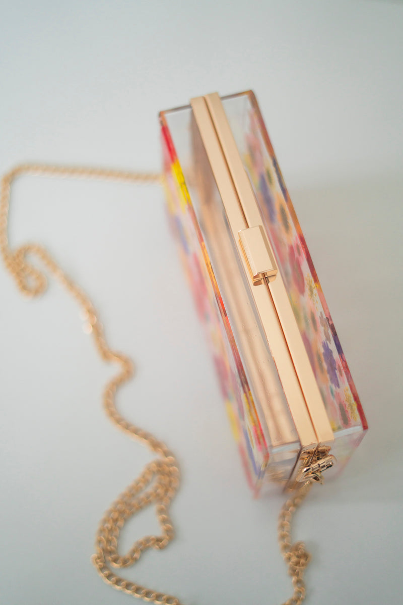 MULTICOLOR FLORAL CLUTCH