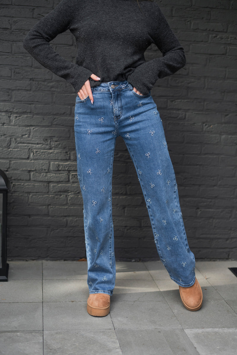 EMBROIDERED BOW JEANS