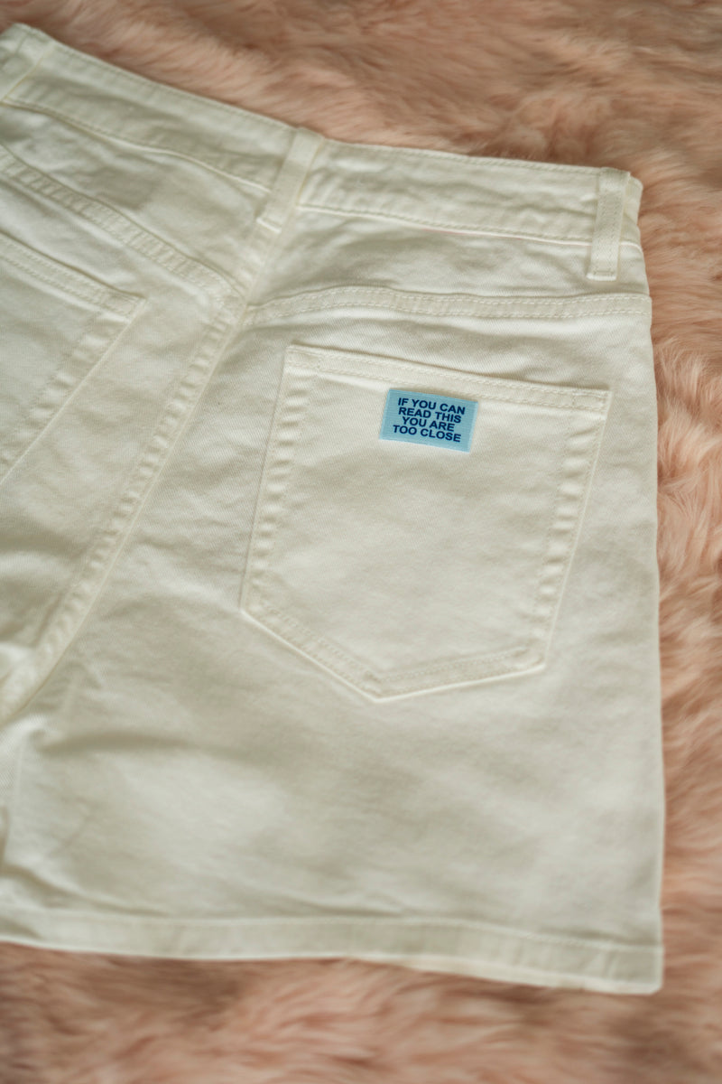 WHITE SHORT