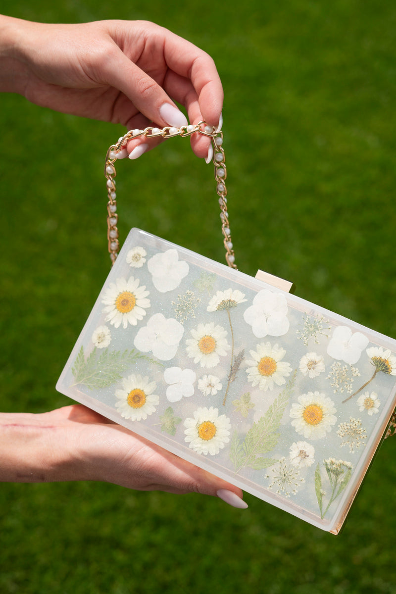 WHITE FLORAL CLUTCH