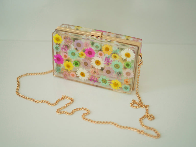 PASTEL FLORAL CLUTCH