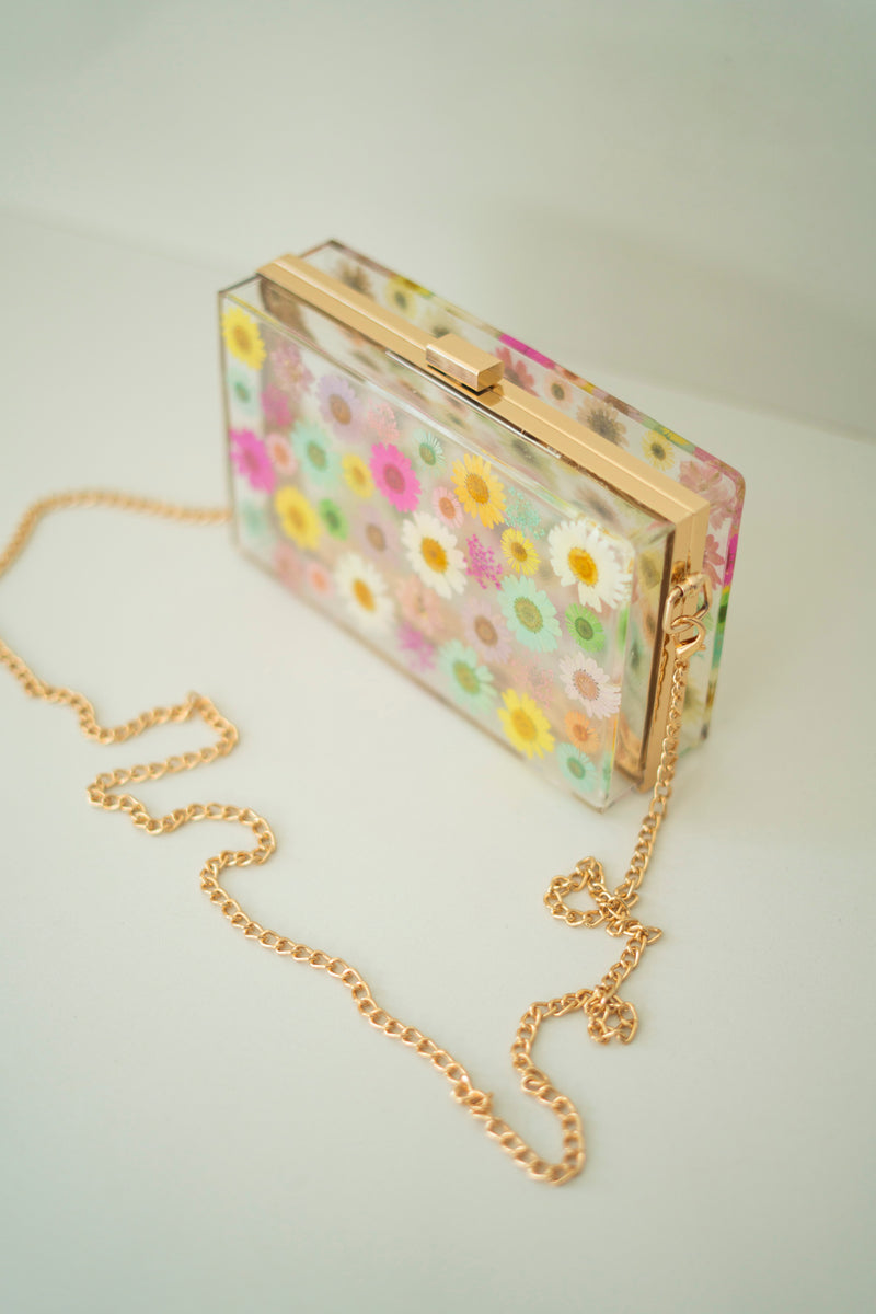 PASTEL FLORAL CLUTCH