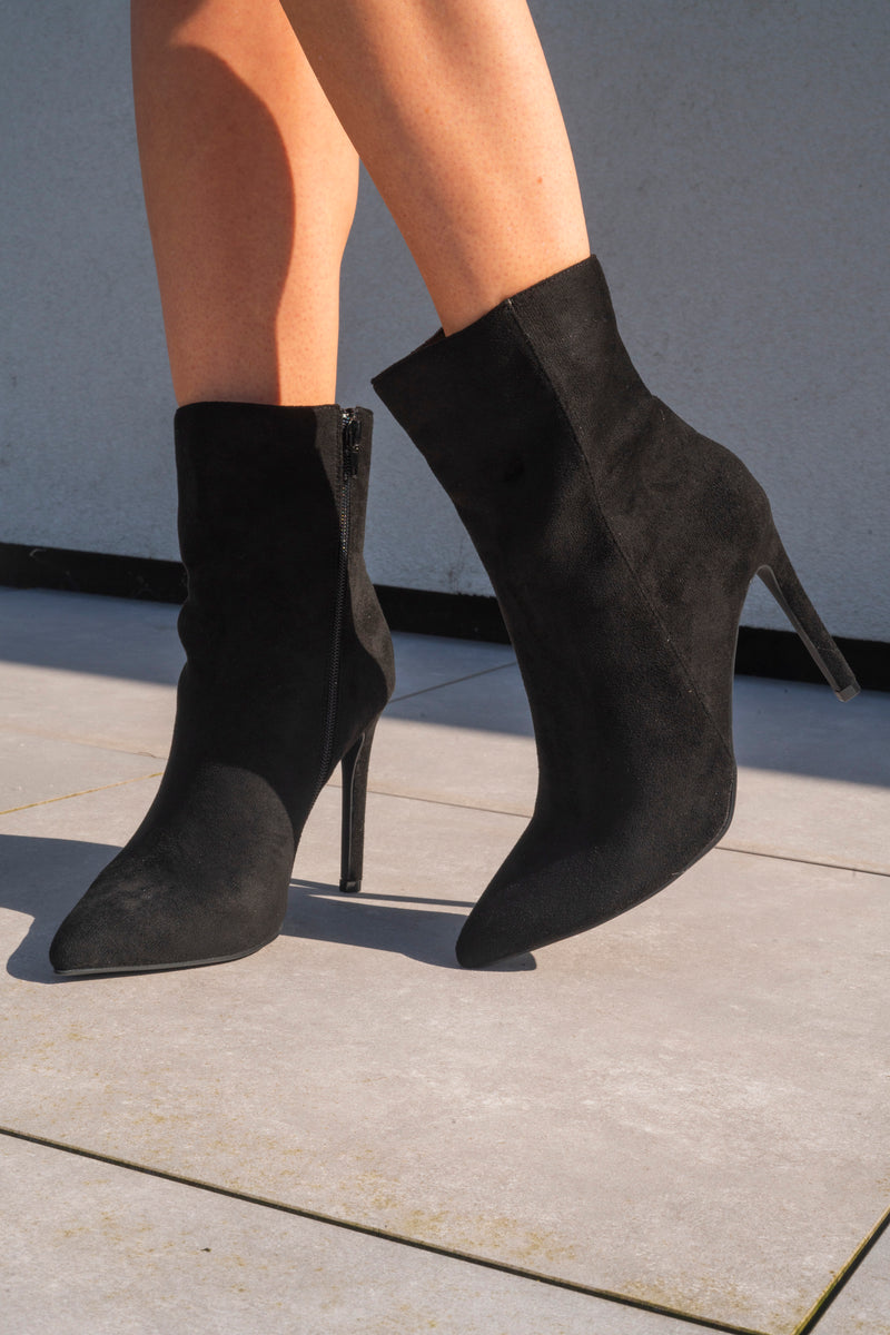 BLACK SUEDE BOOTS